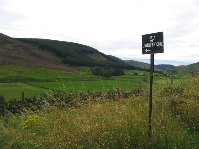 Signpost to Linkumdoddie